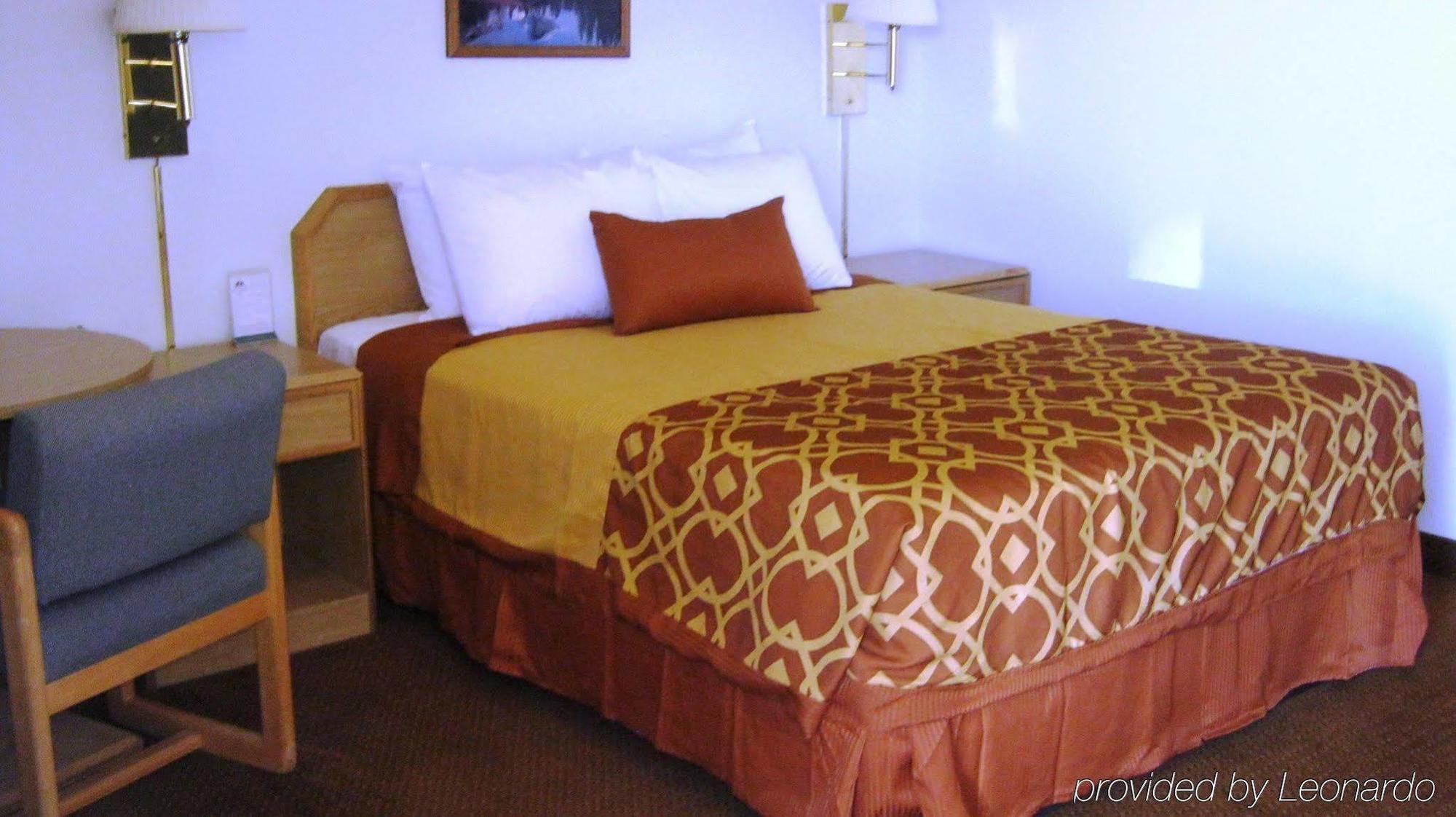 American Inn Of ליברל מראה חיצוני תמונה